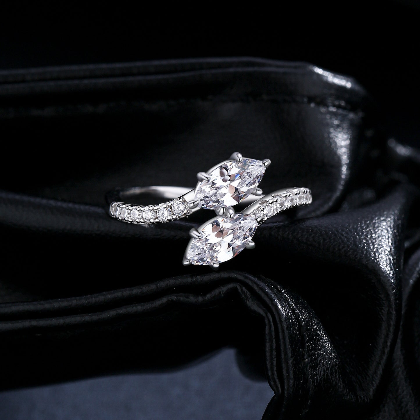 טבעת 2 זרקונים נגדיים כסף 925