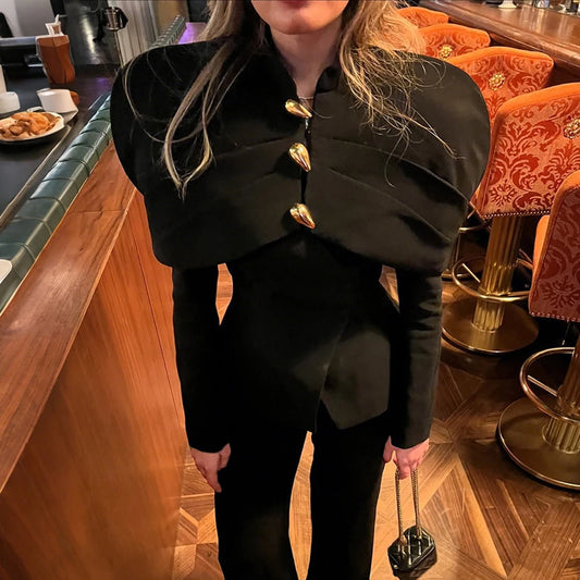 בלייזר עם כפתורי זהב